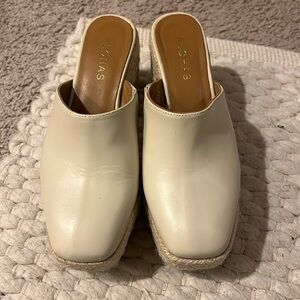 ALOHA cream leather mules